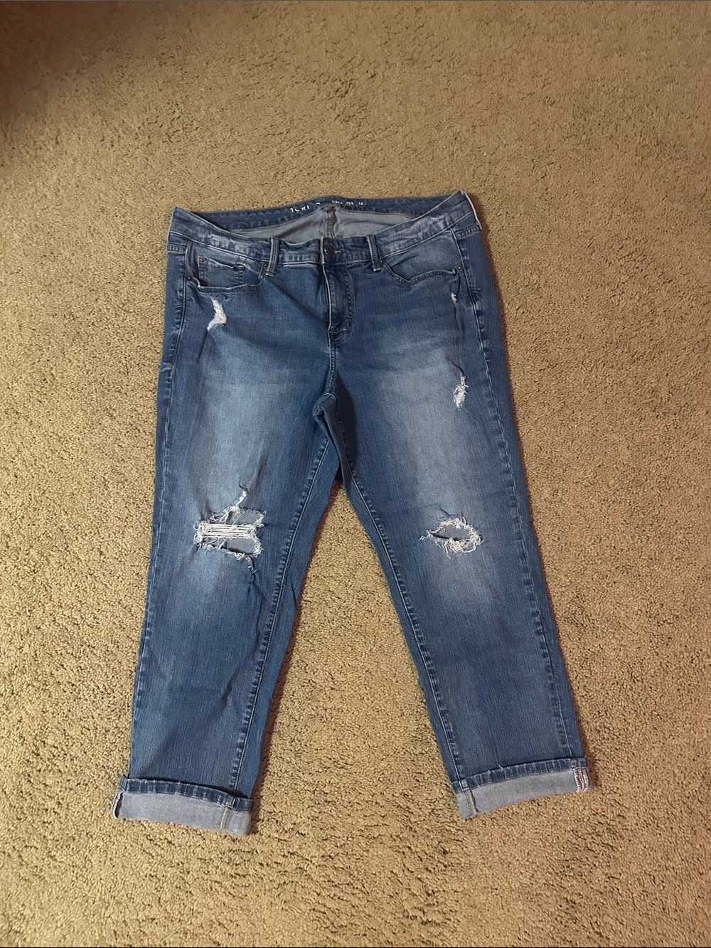 Torrid Distressed Blue Boyfriend Jean Capris- Size 16S
